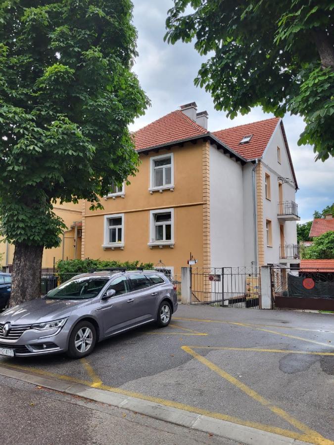 Apartman Buzanova Apartman Zágráb Kültér fotó